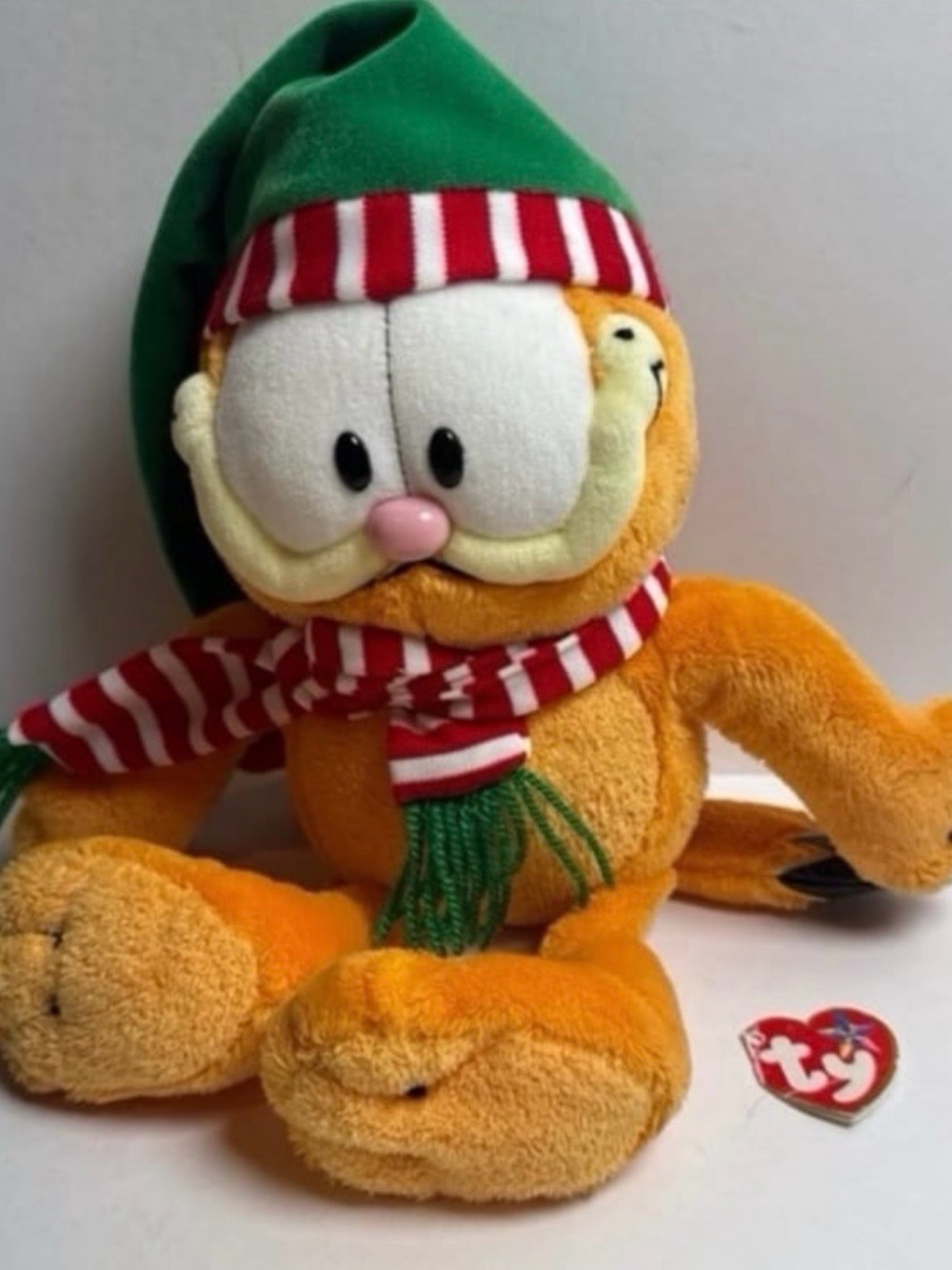 Ty Beanie Garfield Seasons Greetings plush